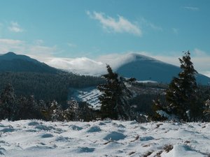 Puy de Combe Perret et lac de Servières